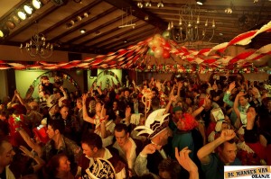 Carnaval in Elst - Mannen van Oranje
