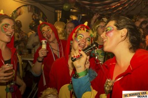 Carnaval in Elst - Mannen van Oranje