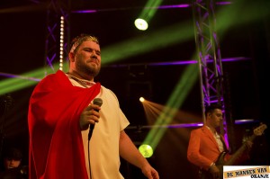 Carnaval in Elst - Mannen van Oranje