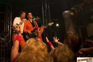 Carnaval in Elst - Mannen van Oranje